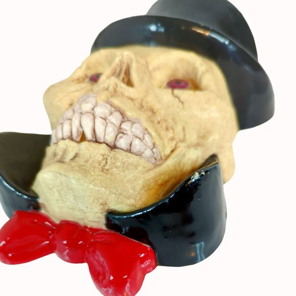 Vintage 1996 Paper Magic Animated Skull With Top Hat & Red Bow Tie Halloween Dec - Picture 3 of 6